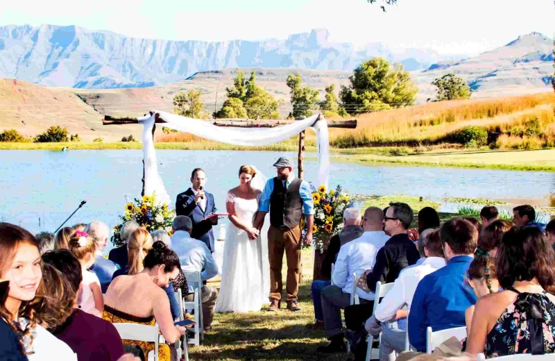 Congregation at the Dam